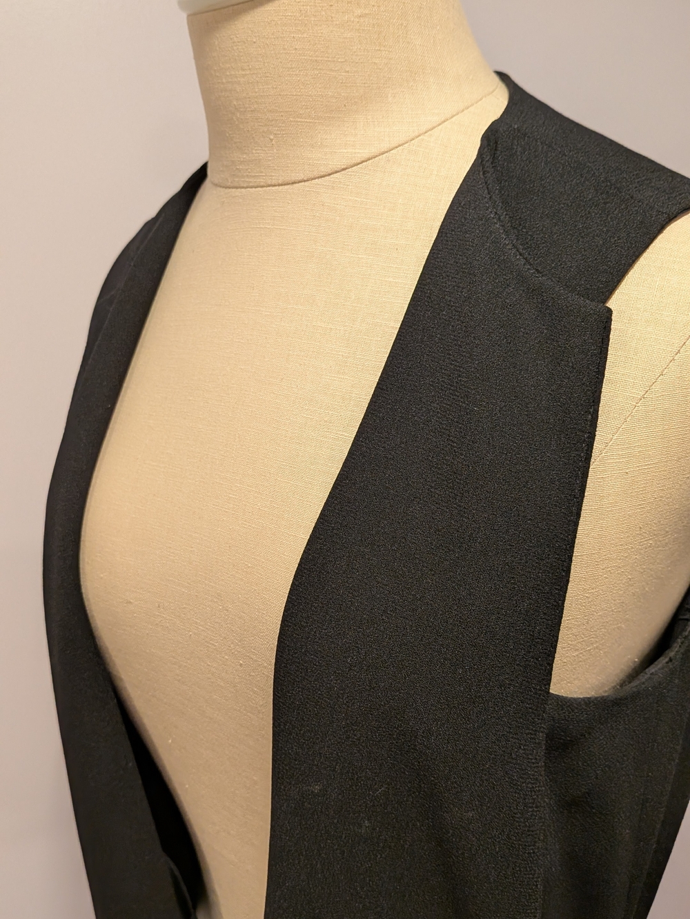 Jones New York Black Sleeveless Tie-Waist Midi Dress | Classic LBD, Boss Babe - Picture 5 of 8